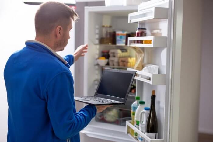 Which supplies do I need to clean the fridge 